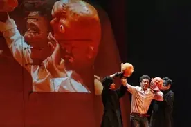 导演王翀终于迎来自己的话剧代表作，《大先生》俘获观众与剧评人图片