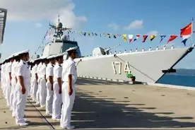 最大的中华神盾052D“合肥舰”模型亮相蜀山！图片