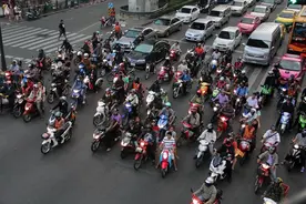 在泰国首都骑摩托车是一种什么样的体验？图片