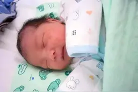 四年前顺产妮子分娩记录——生孩子不疼的产妇图片