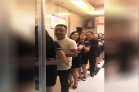 公司迎接新人活动，最后那猴子偷桃什么意思视频封面