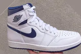 首次复刻！Air Jordan 1 High OG “Metallic Navy” 实物图图片