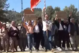 土耳其村里的男人们最近发起了一次抗议：我们真的找不到老婆了图片