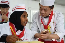 伦家尼日利亚主妇都学做中国菜了，你若还不会，怎好意思！图片