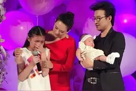 章子怡女儿醒醒办百日宴 汪峰大女儿流泪叫“妈” 葛荟婕图片