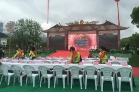 服务三月三 贡献朵朵的力量图片