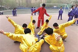 河北师大附中学生们的功夫梦图片