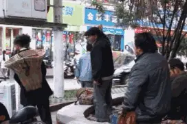 惊天逆袭，这个“背篼“哥活成了贵阳人的一个传说图片