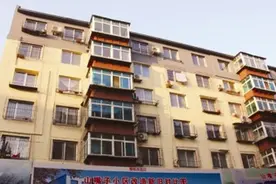 住建部：将在15个城市试点推进老旧小区改造视频封面