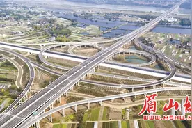 建设中的成都经济区环线高速公路南段（简阳至蒲江段）眉山东坡互通工程图片
