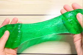 超梦幻的翡翠水晶泥史莱姆，简单几步教你在家DIY！视频封面