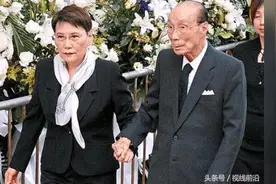 邵逸夫90岁娶的妻子今日逝世，全国学生悲痛，感谢逸夫楼视频封面