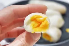 吃过那么多年糕，你吃过蛋黄年糕么？一学就会！视频封面