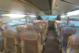 国外尼奥普兰大客车，看看车厢内饰如何？豪华不？视频封面