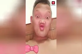 搞笑视频：小哥你的嘴怎么这么大呀视频封面