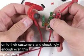 现在最火的无线耳机内部构造是什么样的让我们拆解看一下吧！视频封面
