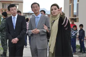 驻阿富汗大使姚敬走访沙姆沙孤儿院图片