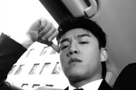 偶像包袱碎一地！郑恺吐槽车程长直言要尿裤子了图片