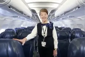 世界最年长空姐！81岁仍“遨游”于天际 不想退休视频封面