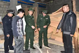 兴仁县人民政府副县长黄勇带队深入沙发生产销售单位开展消防安全检查图片
