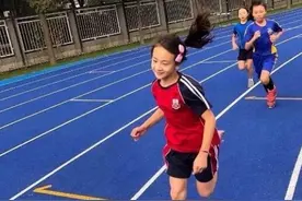 风一样的女子！森碟代表学校参加跑步比赛大长腿夺目图片