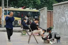 那大街头的擦鞋匠图片