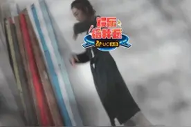 周冬雨获神秘帅小伙探班 一同吃饭叙旧到深夜图片