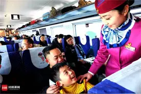 西成高铁开通首个周末：成都1.1万人游西安 西安2万人到成都图片