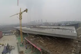 厉害了我的国！国内最宽T型刚构桥“华丽转身” 创造世界纪录视频封面