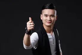华语歌手邓林推出新歌《向前飞》温暖治愈图片
