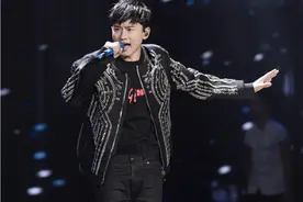 张杰演绎俄语《星星》展现无限张力获赞神级现场图片