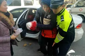 莘县14岁男孩4根手指被机器切断 高速交警12分钟送医图片