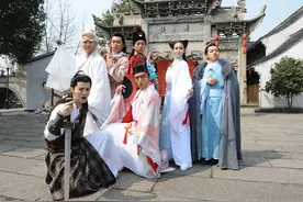 “跑男团”化身江湖高手今晚开战图片