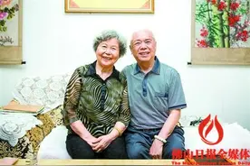 8旬老夫妻盼圆婚纱梦图片