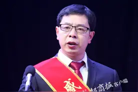 打篮球吧！老师！宜宾乡村语文教师获2017体坛风云人物提名图片