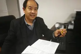 走近河南科技尖兵系列报道:他提出"反治调平衡"中医学说图片