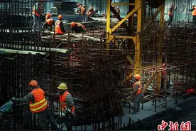 成都博览城综合交通枢纽工程紧张施工图片