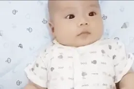宝宝出生后这个时间段开始学说话，才说明宝宝发育的正常视频封面