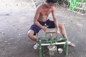古代没有机械如何给稻谷脱壳？小伙现场演示，众人直呼太牛了视频封面