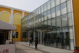 沈阳尚柏奥莱紧急撤柜 多名消费者要求退货图片