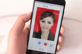 教你一招，用支付宝就可以直接生成证件照，不用跑照相馆了视频封面
