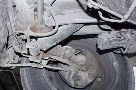 大家公认的4种难开的车，最容易出事故，新手司机千万不能买视频封面