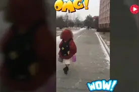 男生一米八看一米五女友，看起来好萌啊！你喜欢这最萌身高差吗？视频封面