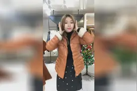 羊羔毛短款羽绒服，搭配高腰裙！视频封面