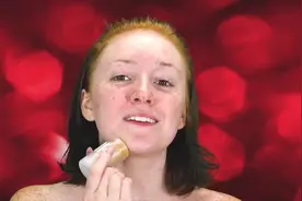 闺蜜满脸雀斑不自信，化完妆后，美的连自己都认不出来了视频封面