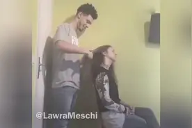 男盆友给女友烫发，本来好温暖的画面，结局画风变化太大了图片