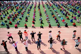 沈阳小学生跳舞丰富生活，千人起舞场面壮观图片