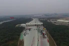 高州人：汕湛高速高州段今日正式通车，航拍高州南出口！视频封面