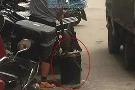 普宁：光天化日竟有人打捞厨房排污物，这是要做地沟油吗？图片