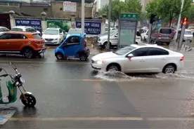 阜阳惊现大雨！结果发生了这一幕图片